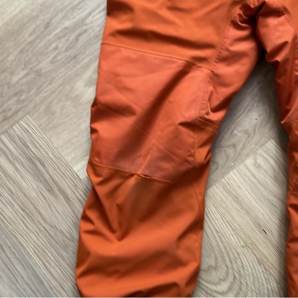 SOLD/PATAGONIA one piece snowsuit - Picture 2 of 3